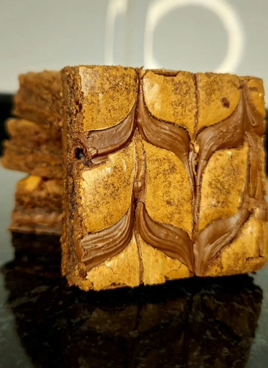 Brownie de Nutella com o creme em espiral por cima
